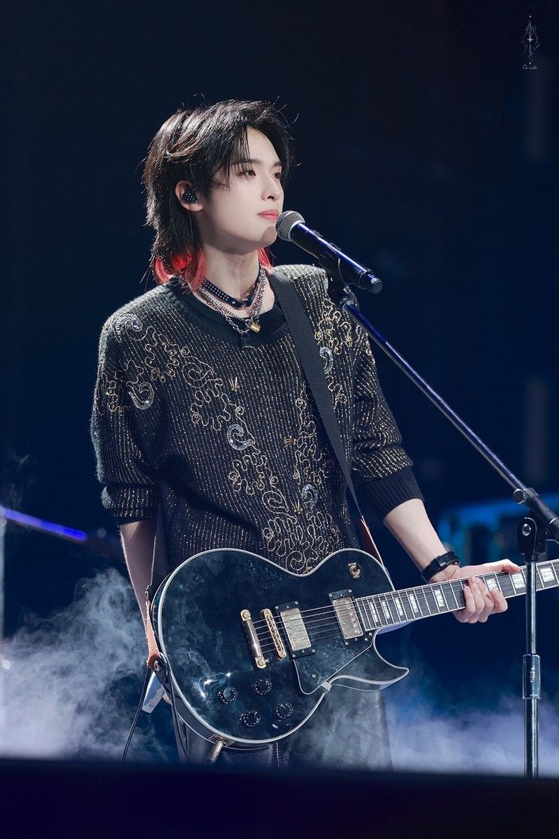 Behind-the-scenes cut of Xdinary Heroes