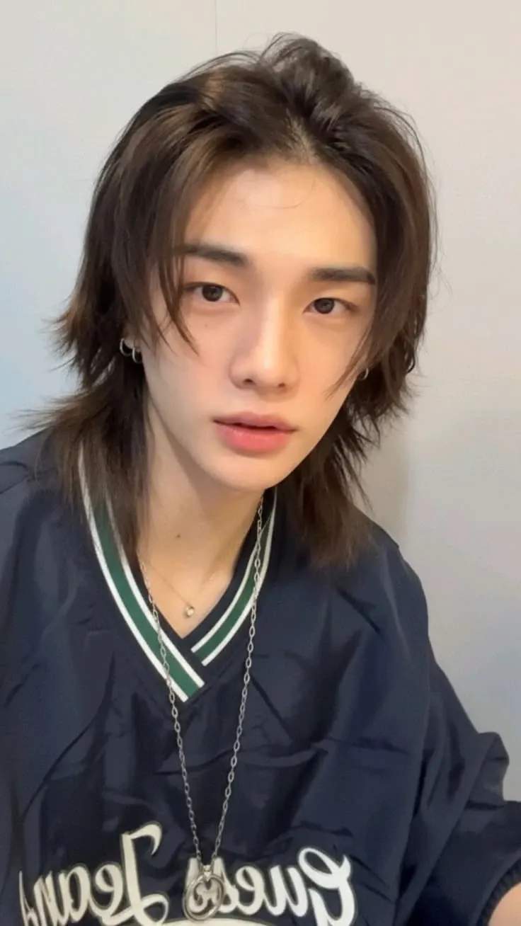 Behind-the-scenes cut of Hyunjin (Stray Kids)