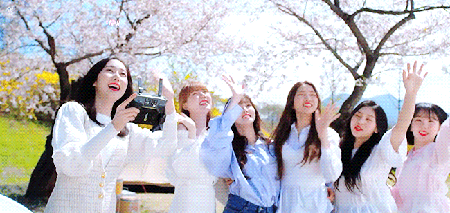 Behind-the-scenes cut of GFRIEND