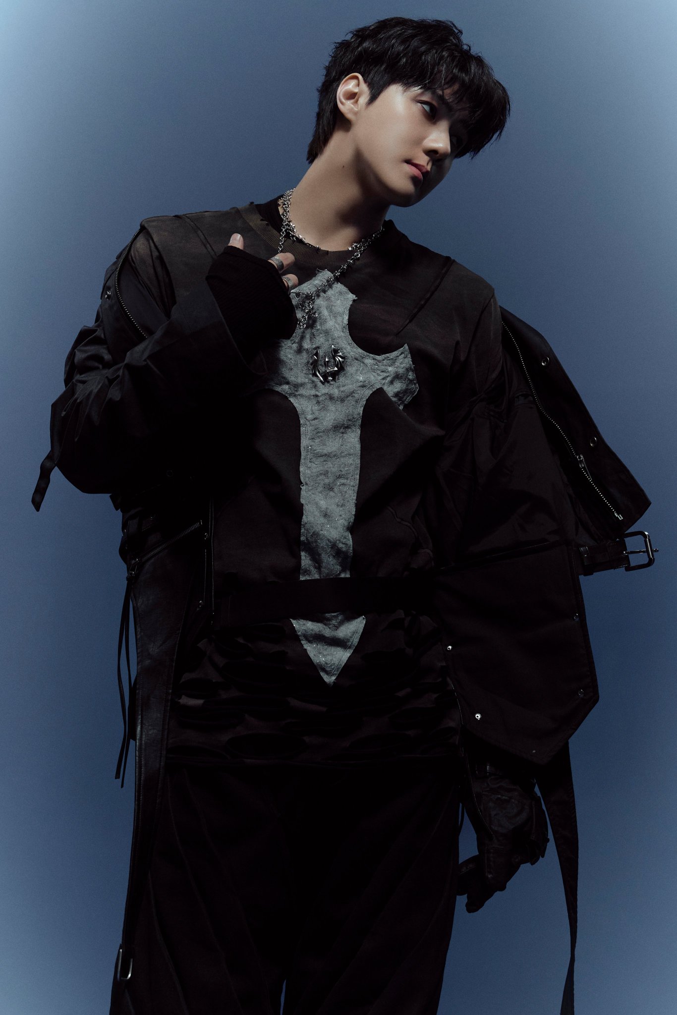 Behind-the-scenes cut of EXO