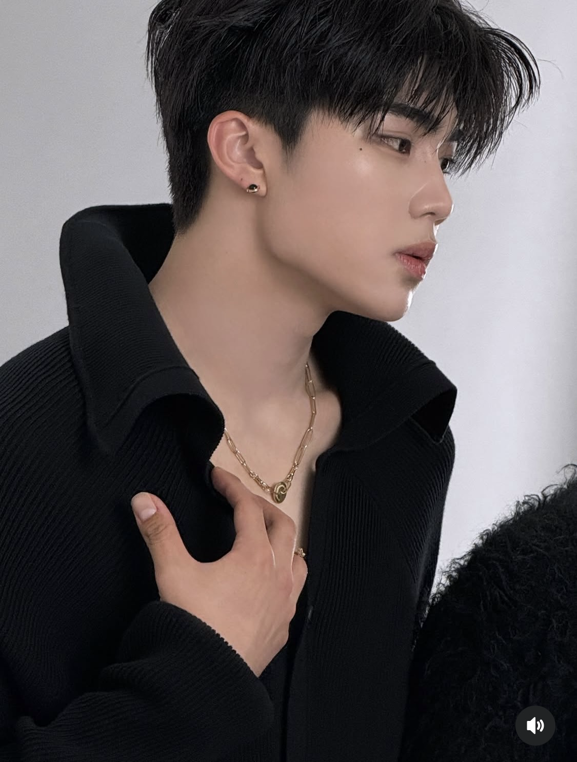 Recent activity shot of Park Gunwook (ZEROBASEONE)