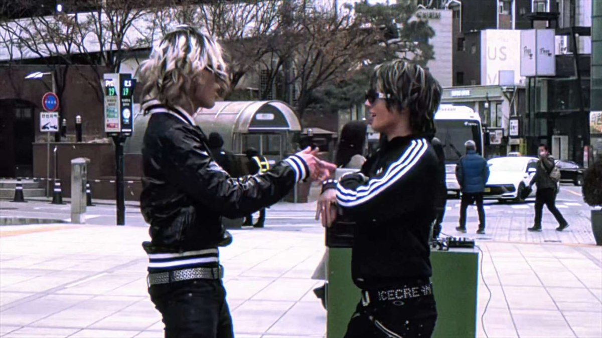 A moment captured by JUST B's fan