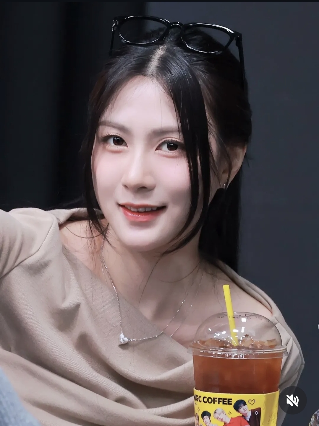 Recent activity shot of Oh Hayoung (Apink)