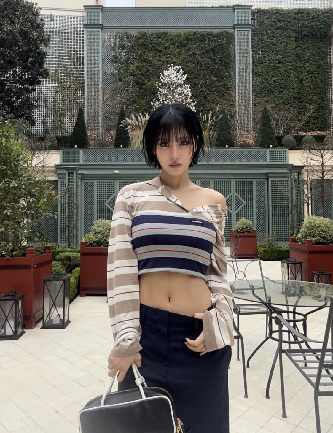 Foto aktivitas terbaru Momo (TWICE)
