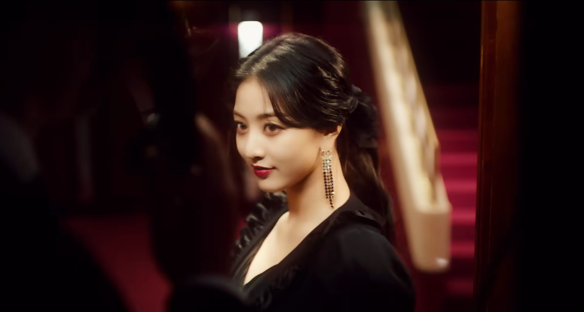 Behind-the-scenes cut of Jihyo (TWICE)