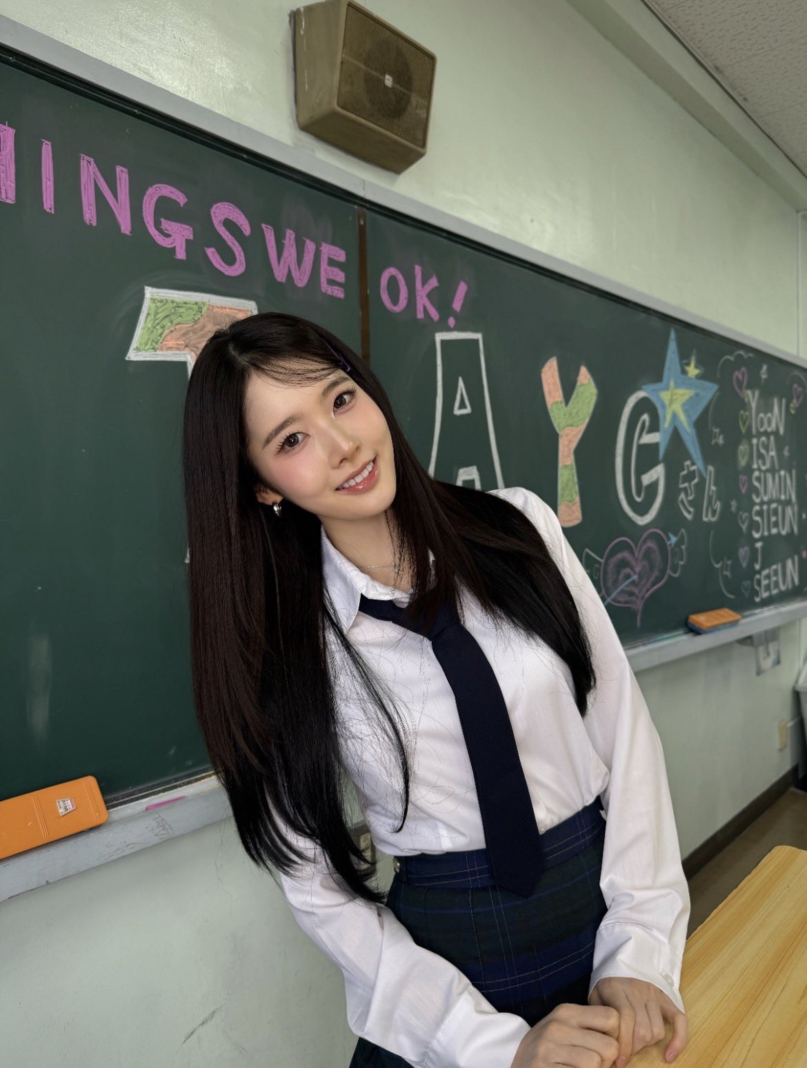 Behind-the-scenes cut of STAYC