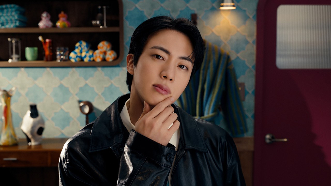 Momen yang diabadikan oleh penggemar Jin (BTS)