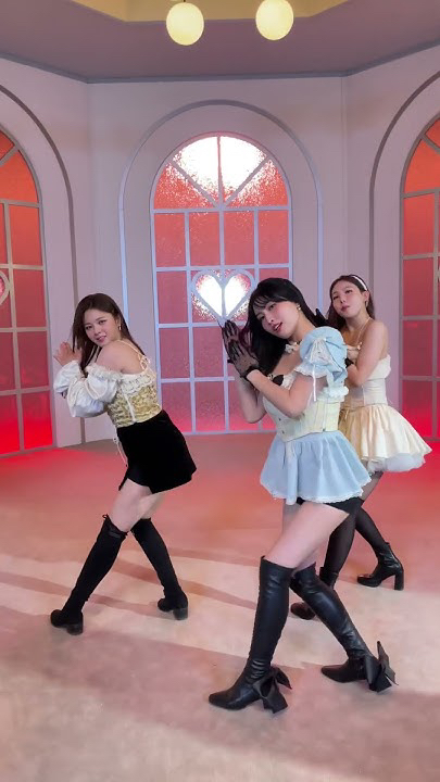 Momo (TWICE)的幕后花絮