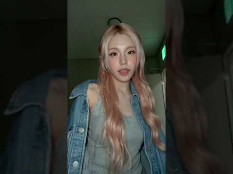 Behind-the-scenes cut of Yeji (ITZY)