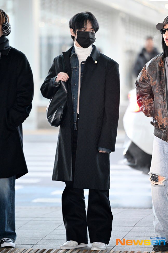 Latest photo of Lee Know (Stray Kids)