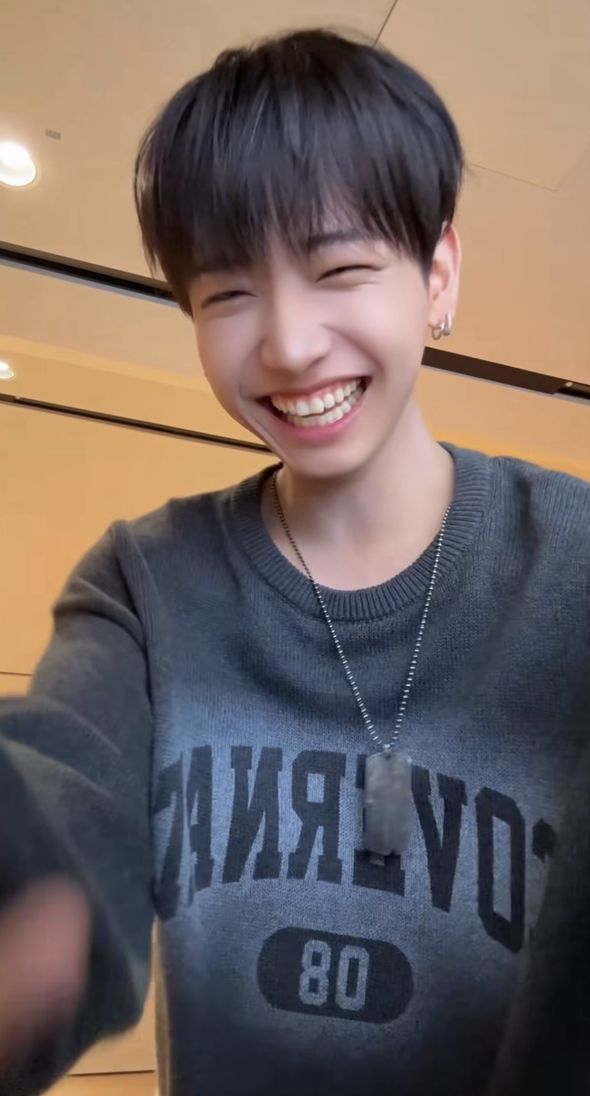 명재현 (BOYNEXTDOOR)의 비하인드 컷