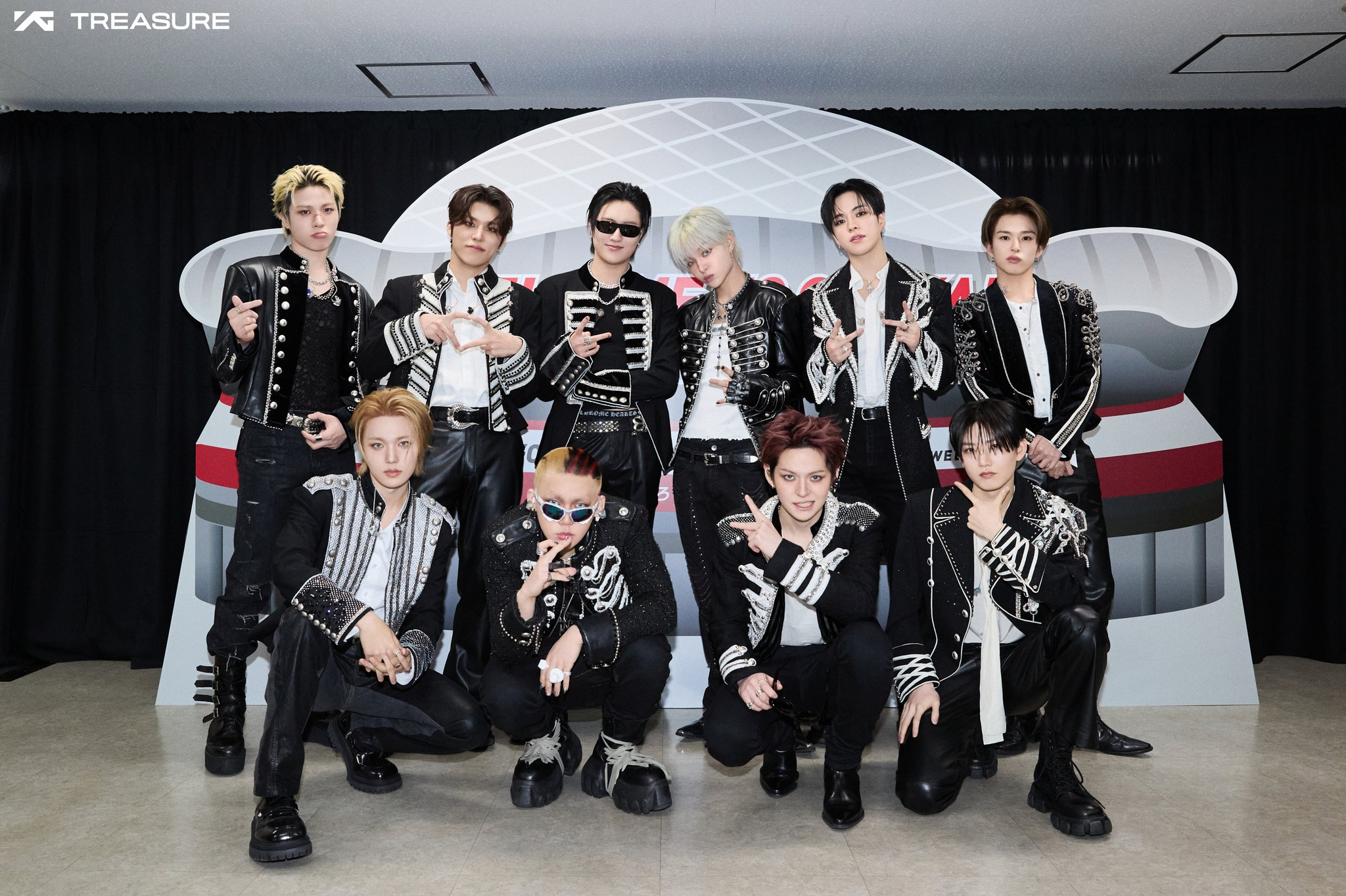 Momen yang diabadikan oleh penggemar TREASURE