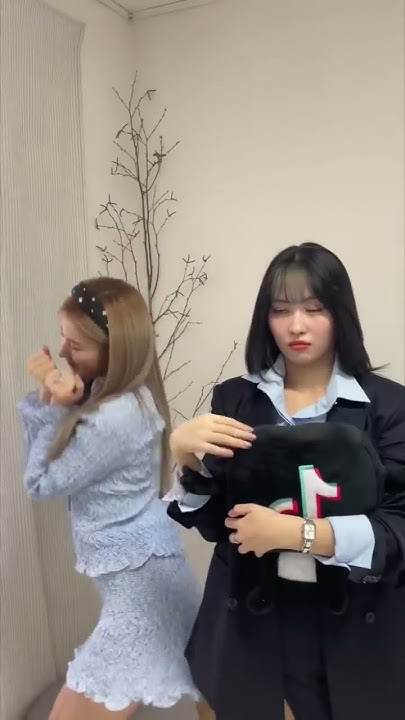 Momo (TWICE)的最新活動照片