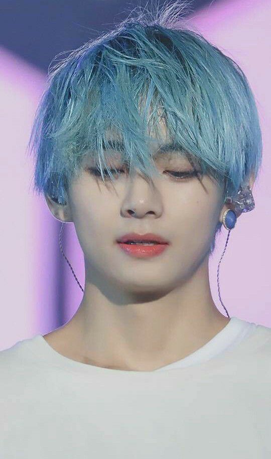 Fandom-recommended wallpaper image of V (BTS)