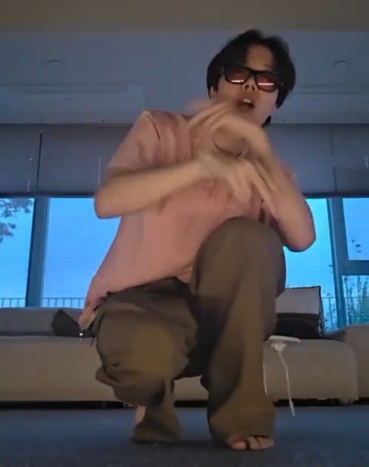 Potret di balik layar j-hope (BTS)