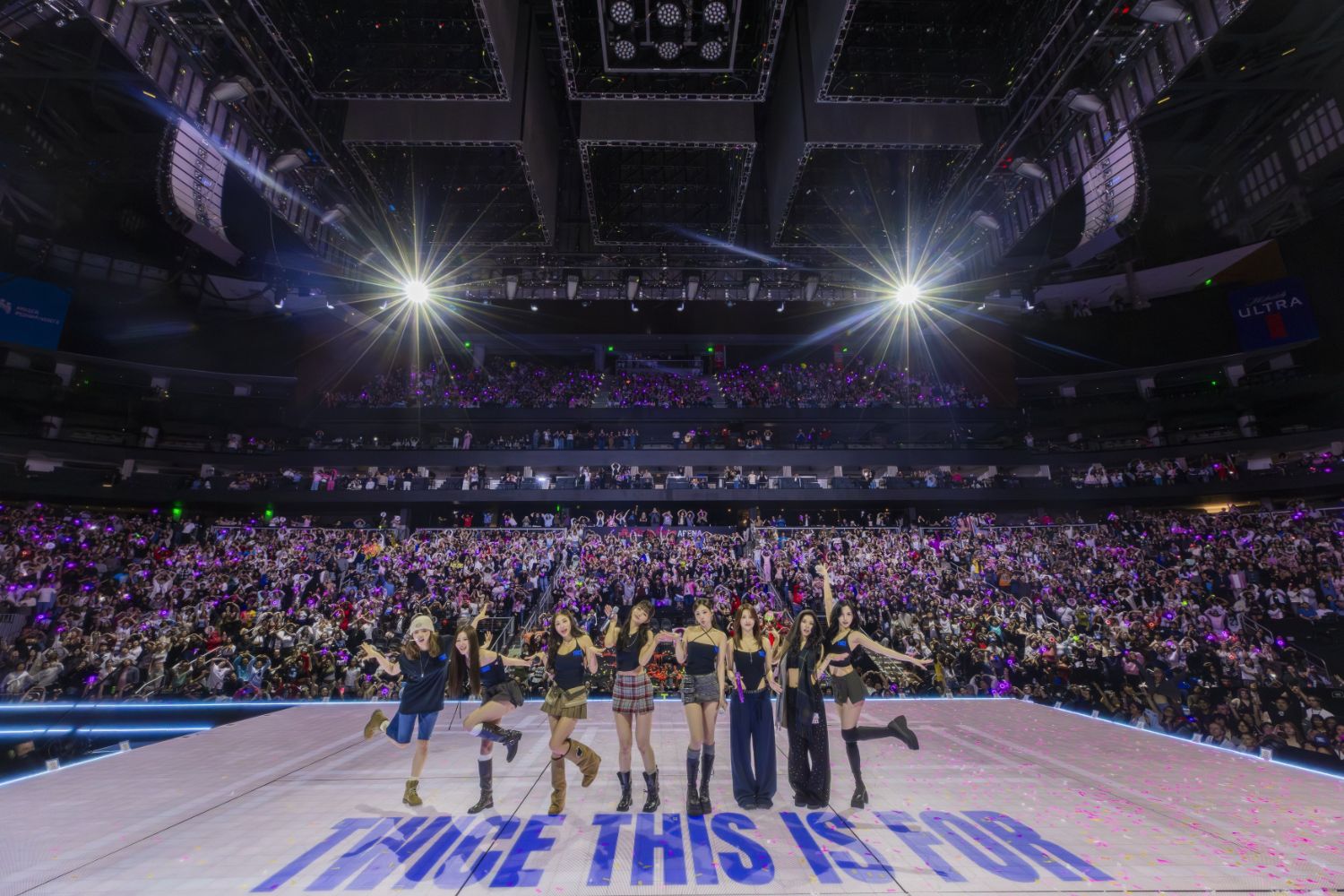 Momen yang diabadikan oleh penggemar TWICE