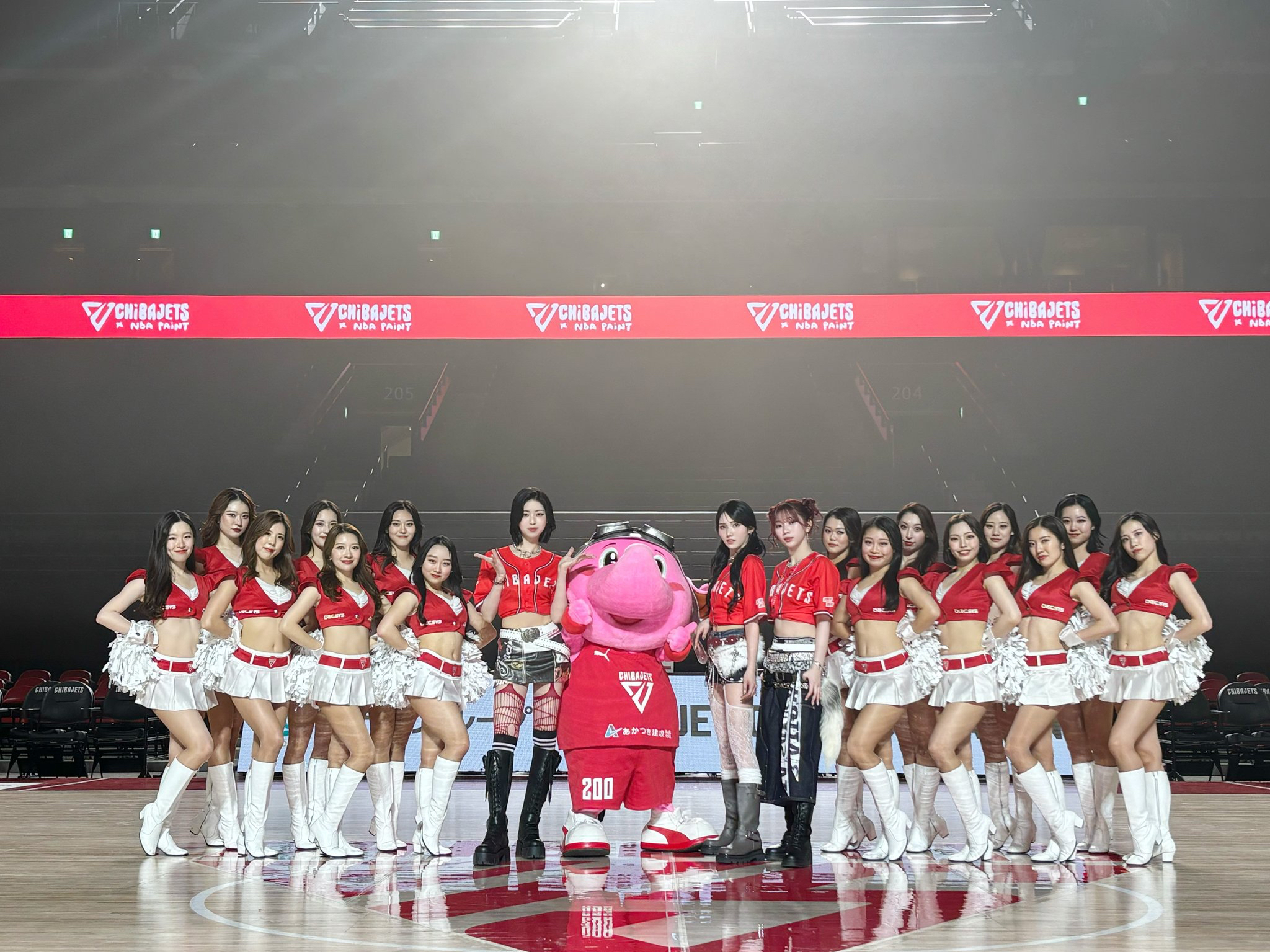 A moment captured by IS:SUE's fan