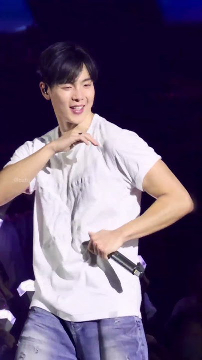 A moment captured by Shownu (MONSTA X)'s fan