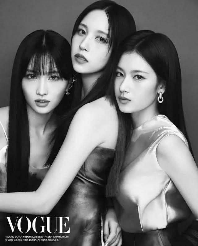 Foto aktivitas terbaru TWICE