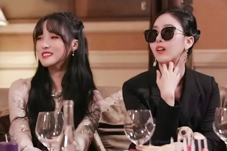 A moment captured by Yuju (GFRIEND)'s fan