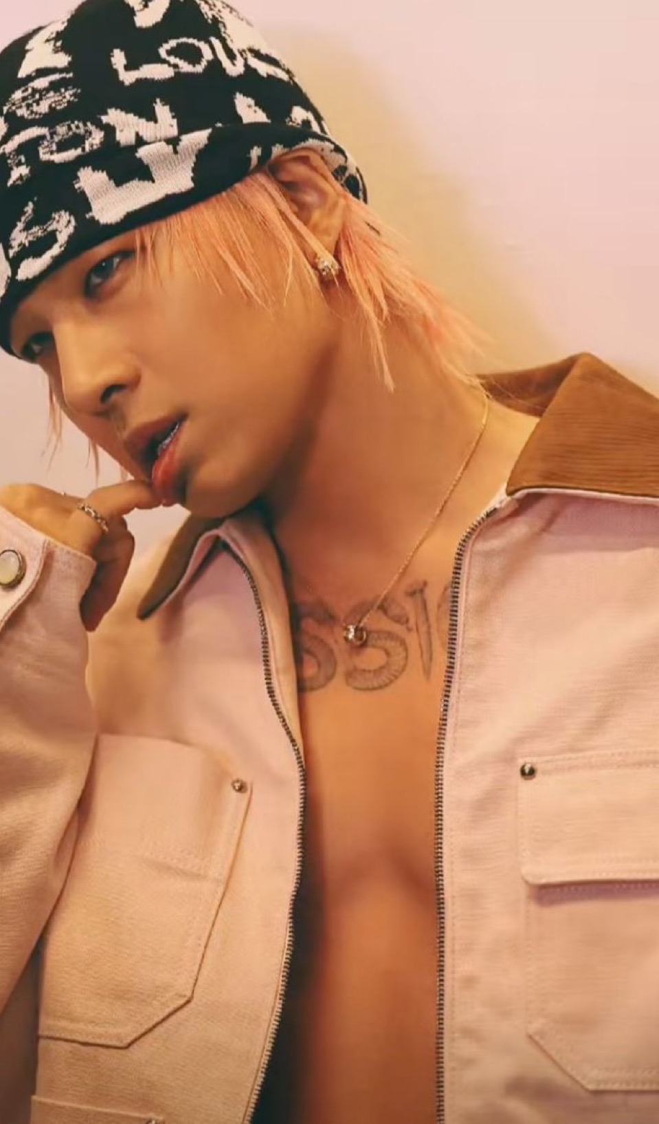 A heartfelt wallpaper shared by Taeyang (BIGBANG)'s fans