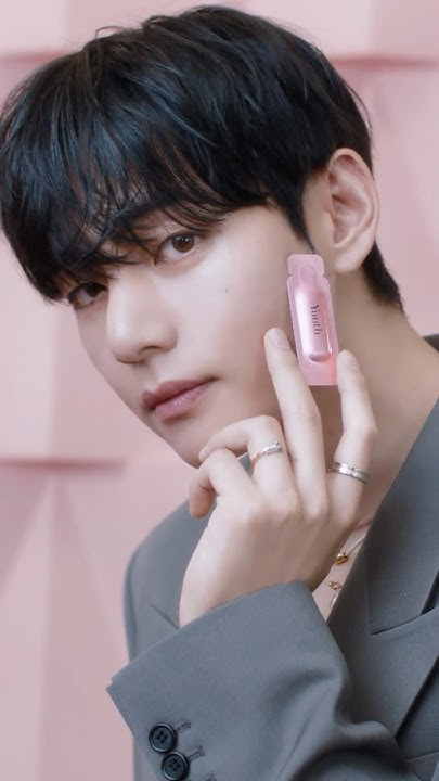 Fan-made special wallpaper for V (BTS)