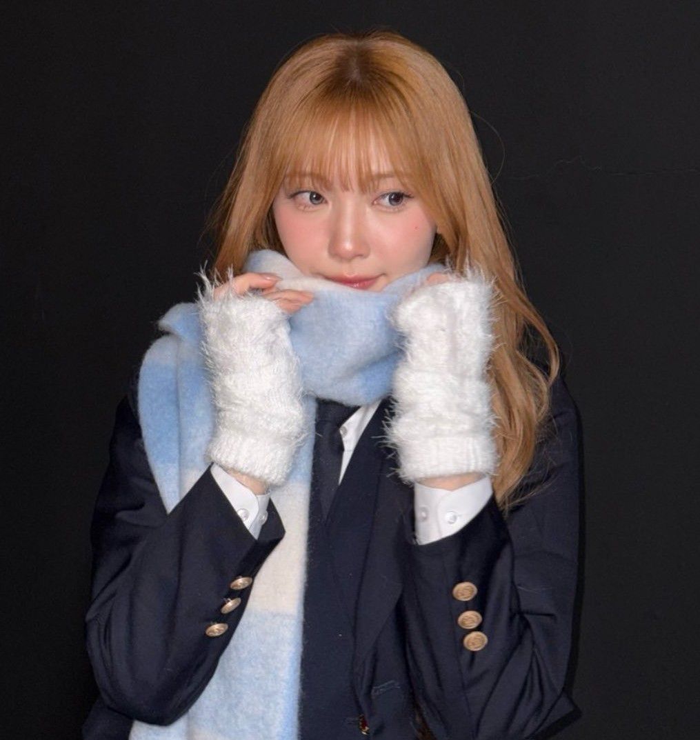 Latest photo of Mayuka (NiziU)