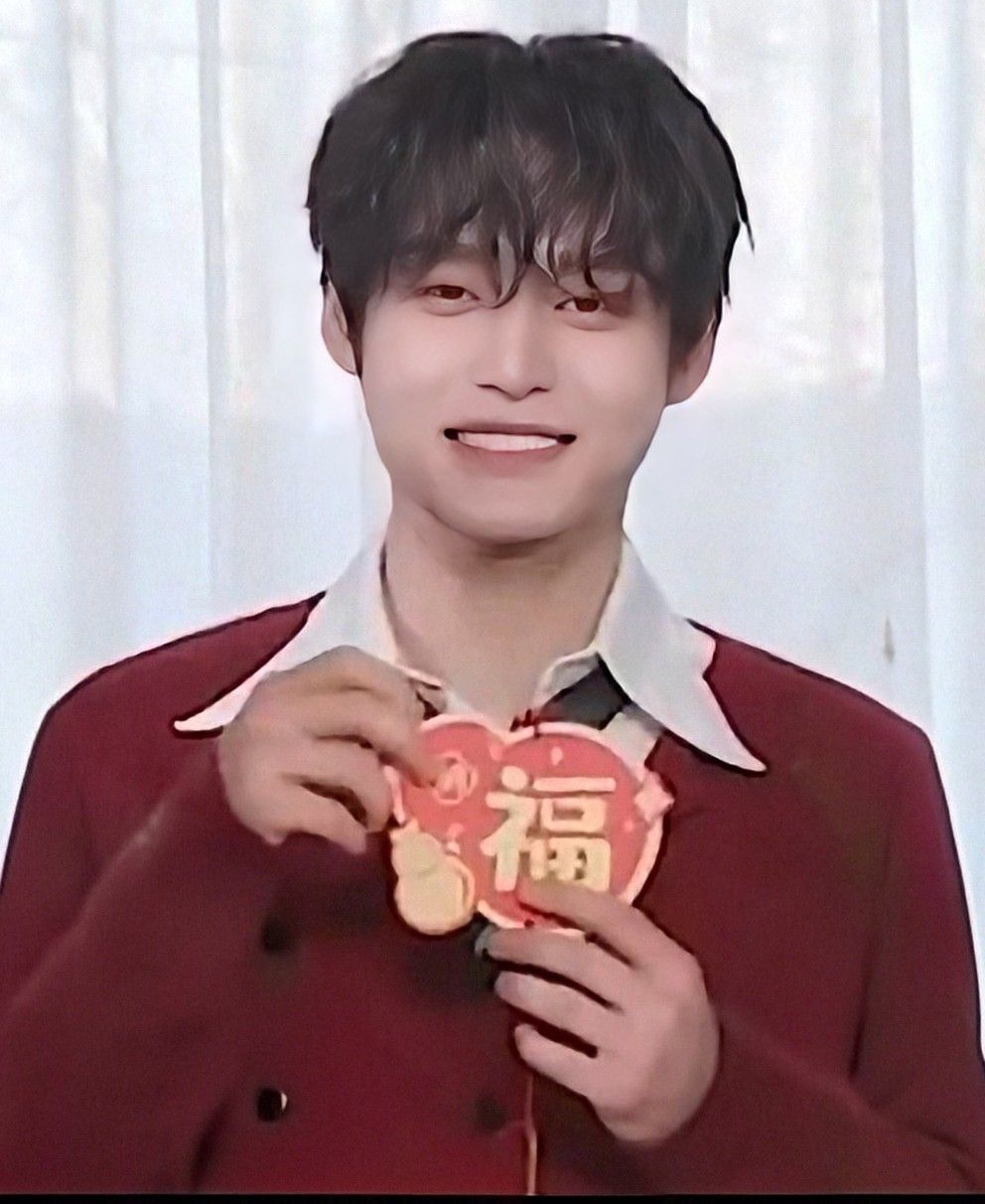 A moment captured by Kim Jiwoong (ZEROBASEONE)'s fan