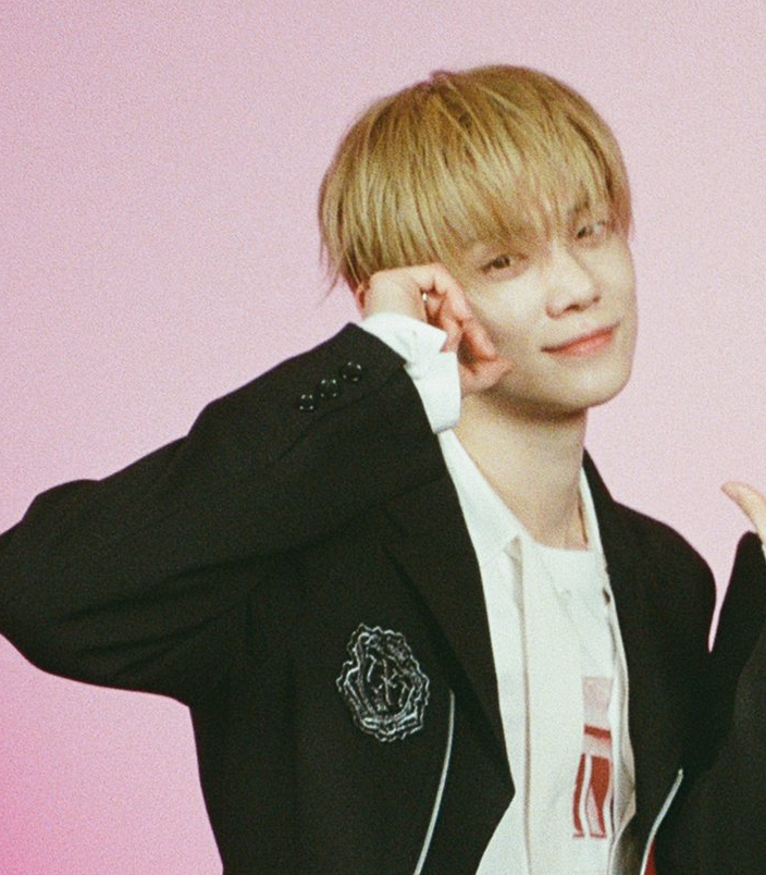 Foto aktivitas terbaru Yeonjun (TOMORROW X TOGETHER)