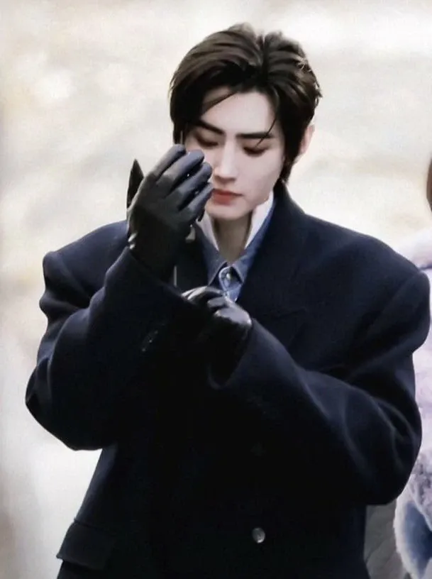 Foto terbaru Sunghoon (ENHYPEN)