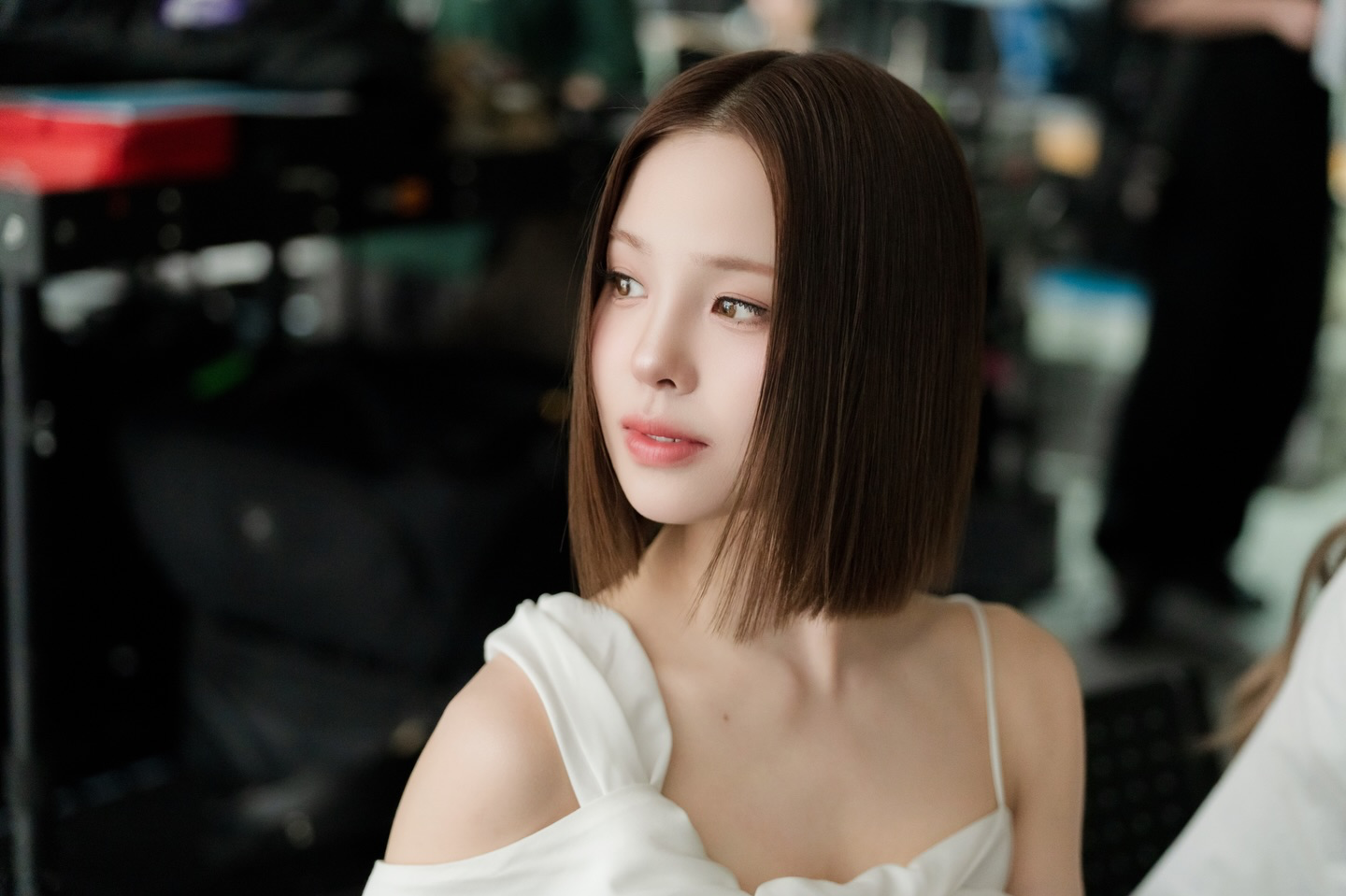 Behind-the-scenes cut of Mako (NiziU)