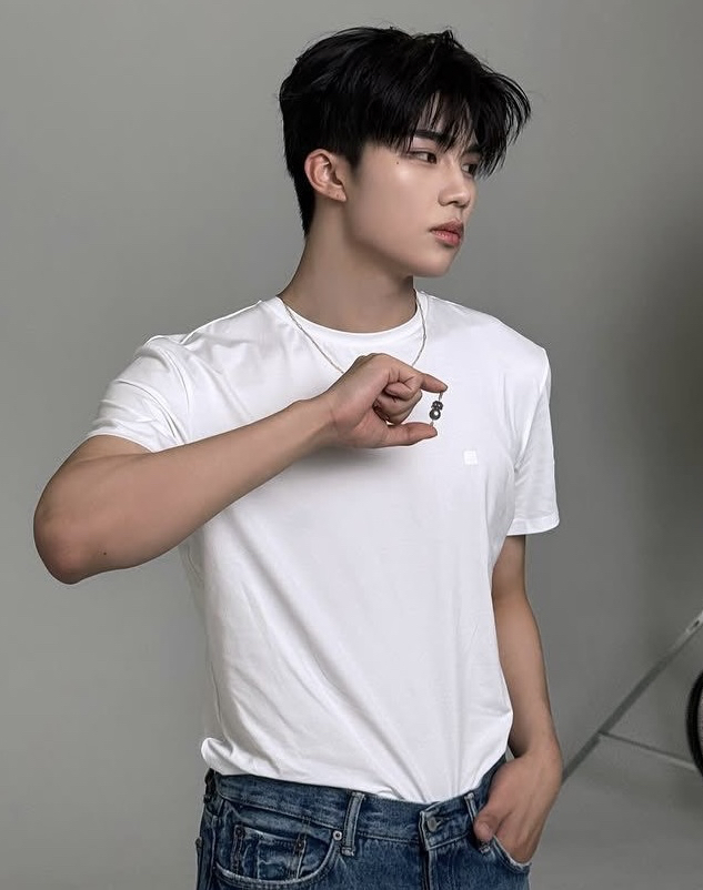 박건욱 (제로베이스원)의 비하인드 컷