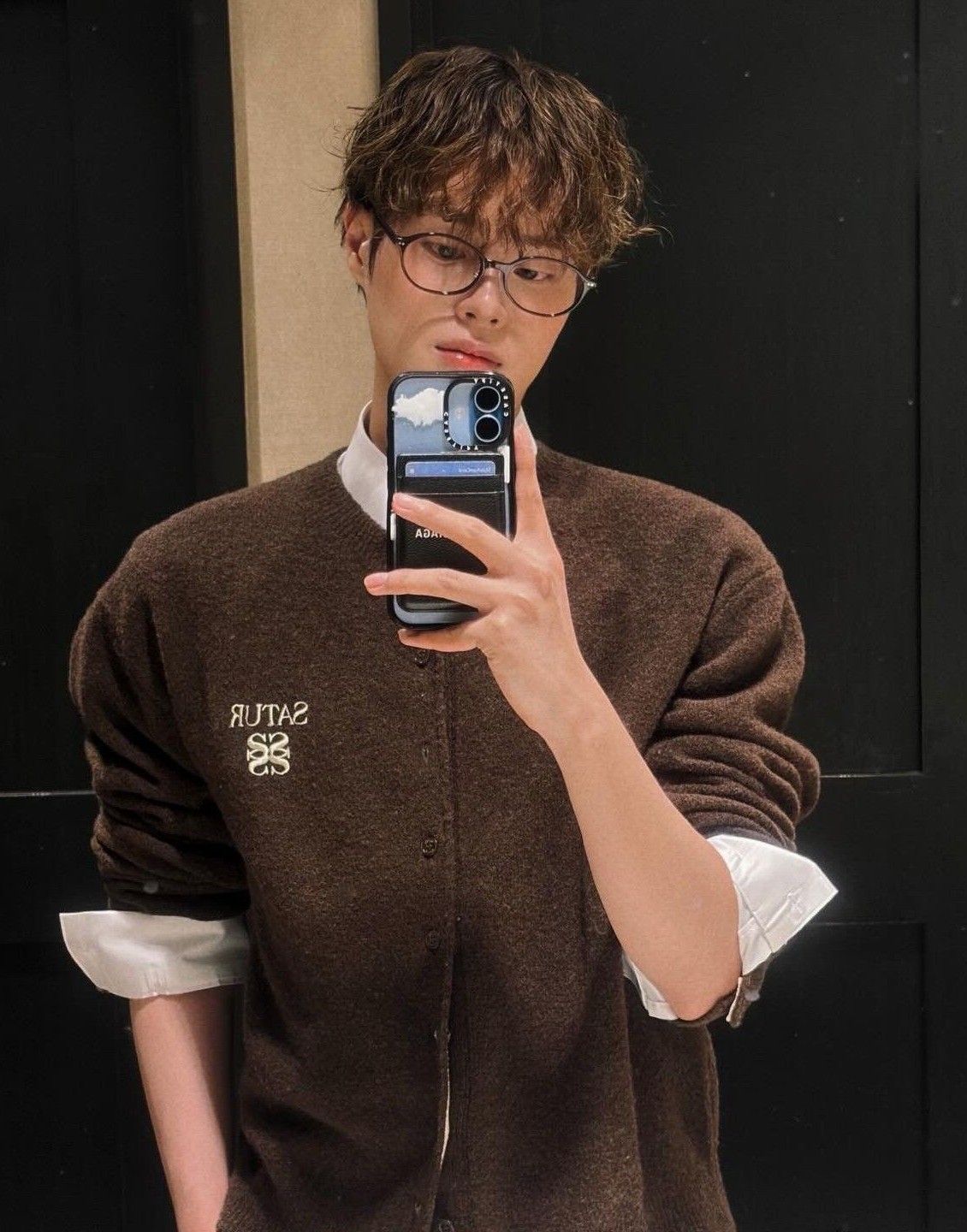 A moment captured by Lee Daehwi (AB6IX)'s fan