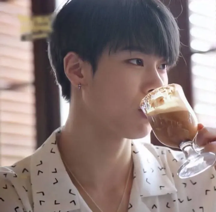 A moment captured by Moonbin (ASTRO)'s fan