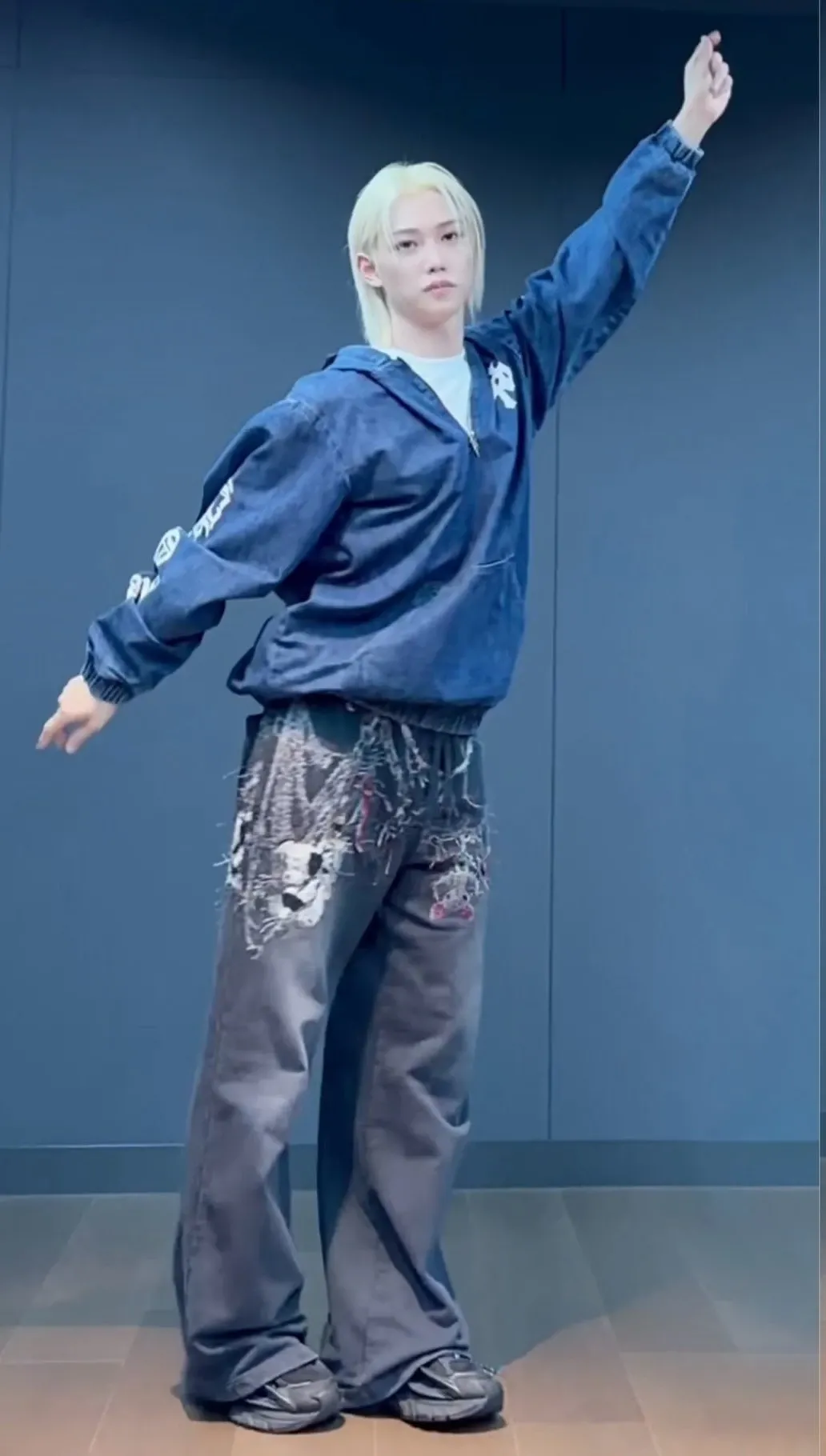 A moment captured by Felix (Stray Kids)'s fan
