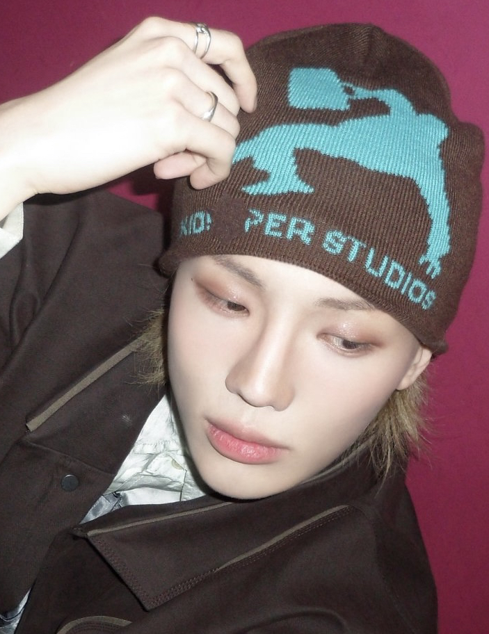 Behind-the-scenes cut of Junhyeok (TNX)