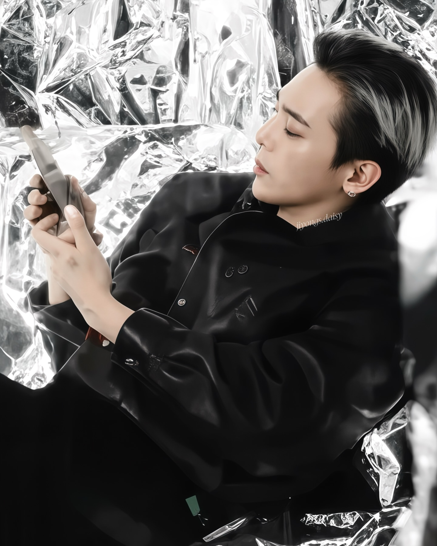 Recent activity shot of G-DRAGON (BIGBANG)