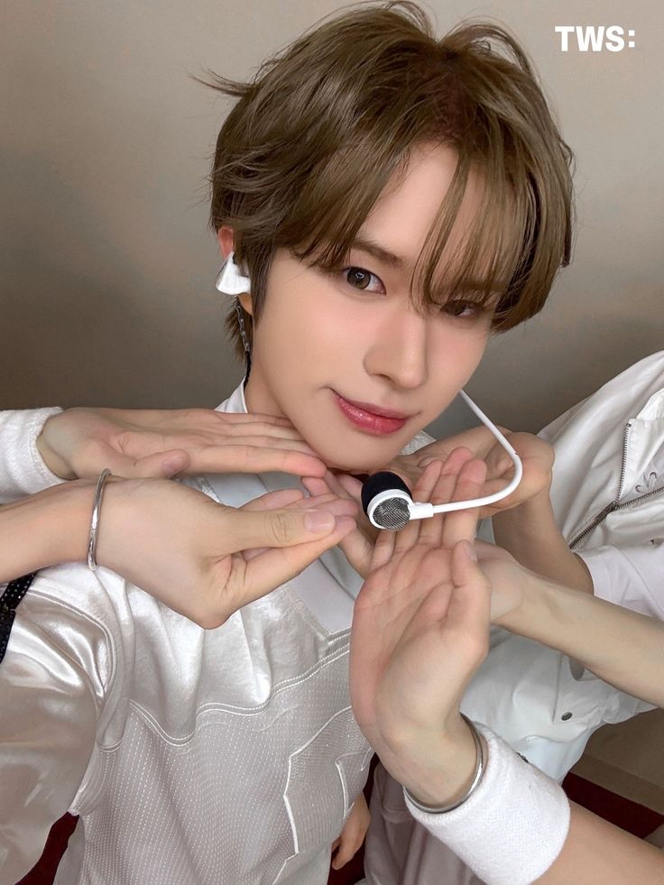 Recent activity shot of Kyungmin (TWS)