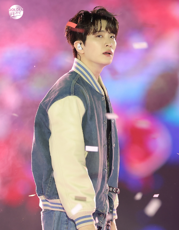 Behind-the-scenes cut of Youngjae (GOT7)