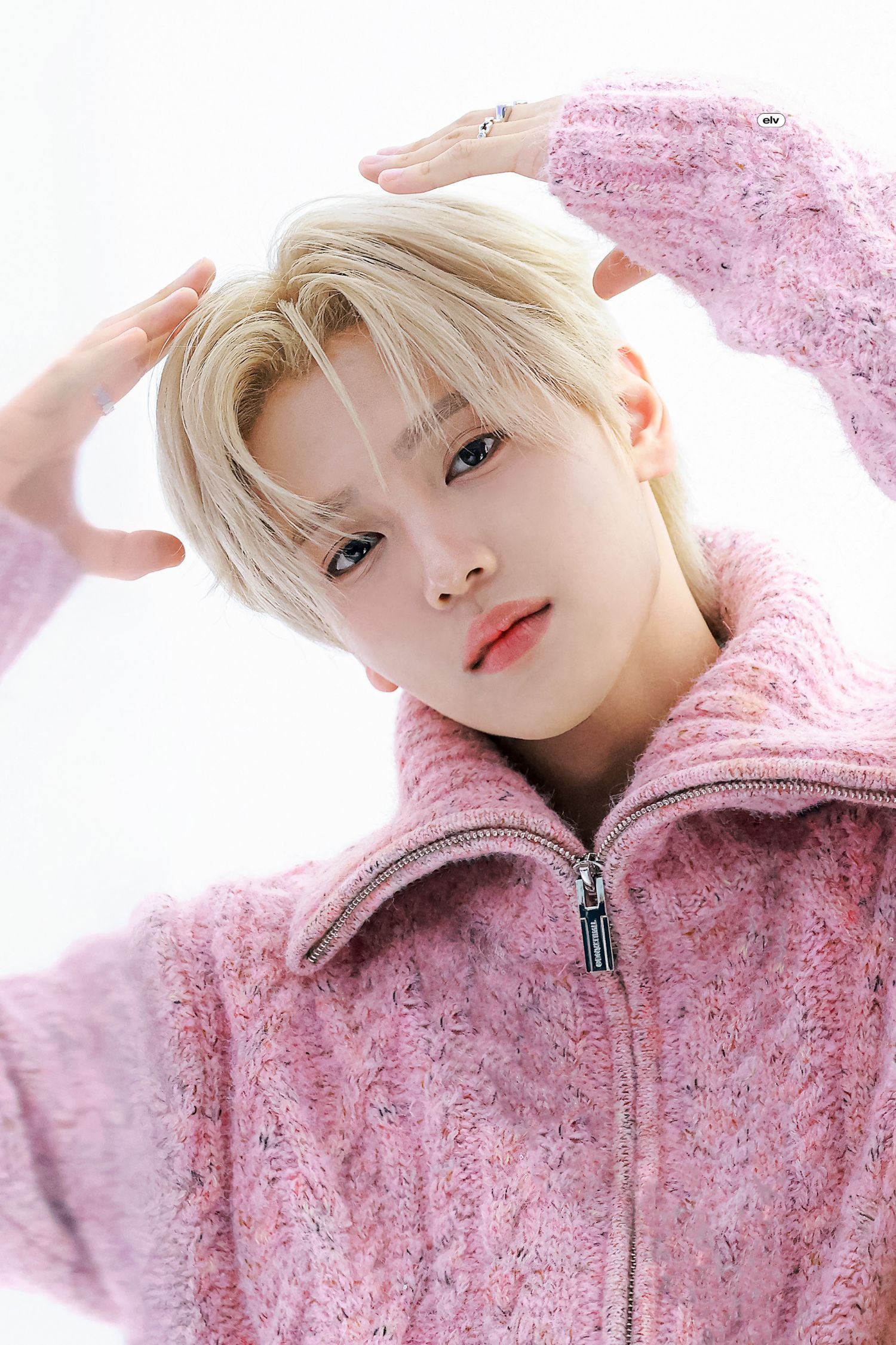 Behind-the-scenes cut of Jang Haneum