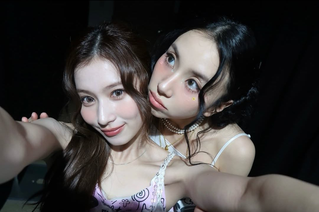 사나 (TWICE) 최근 활동샷