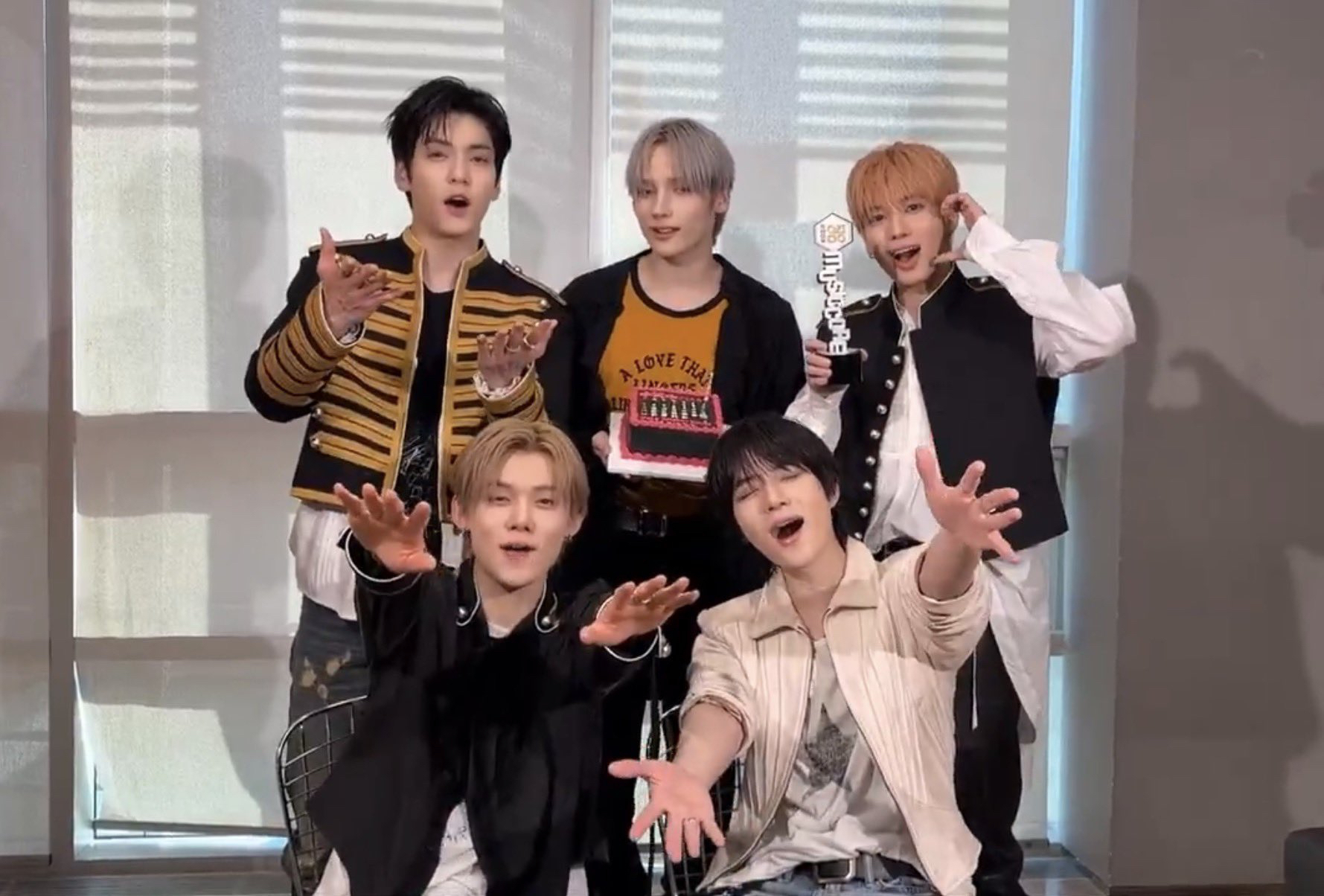 Momen yang diabadikan oleh penggemar TOMORROW X TOGETHER