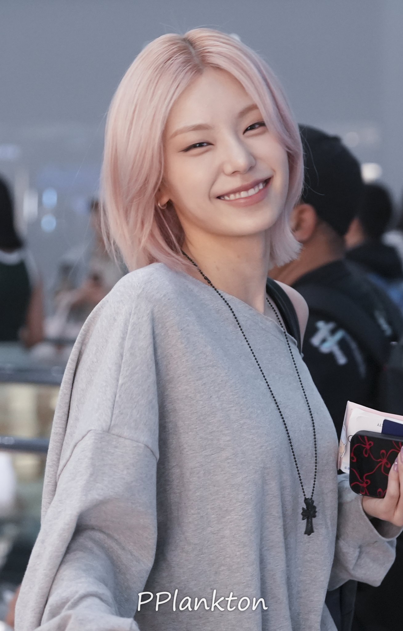 Recent activity shot of Yeji (ITZY)