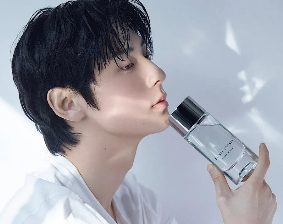 황민현 최근 활동샷