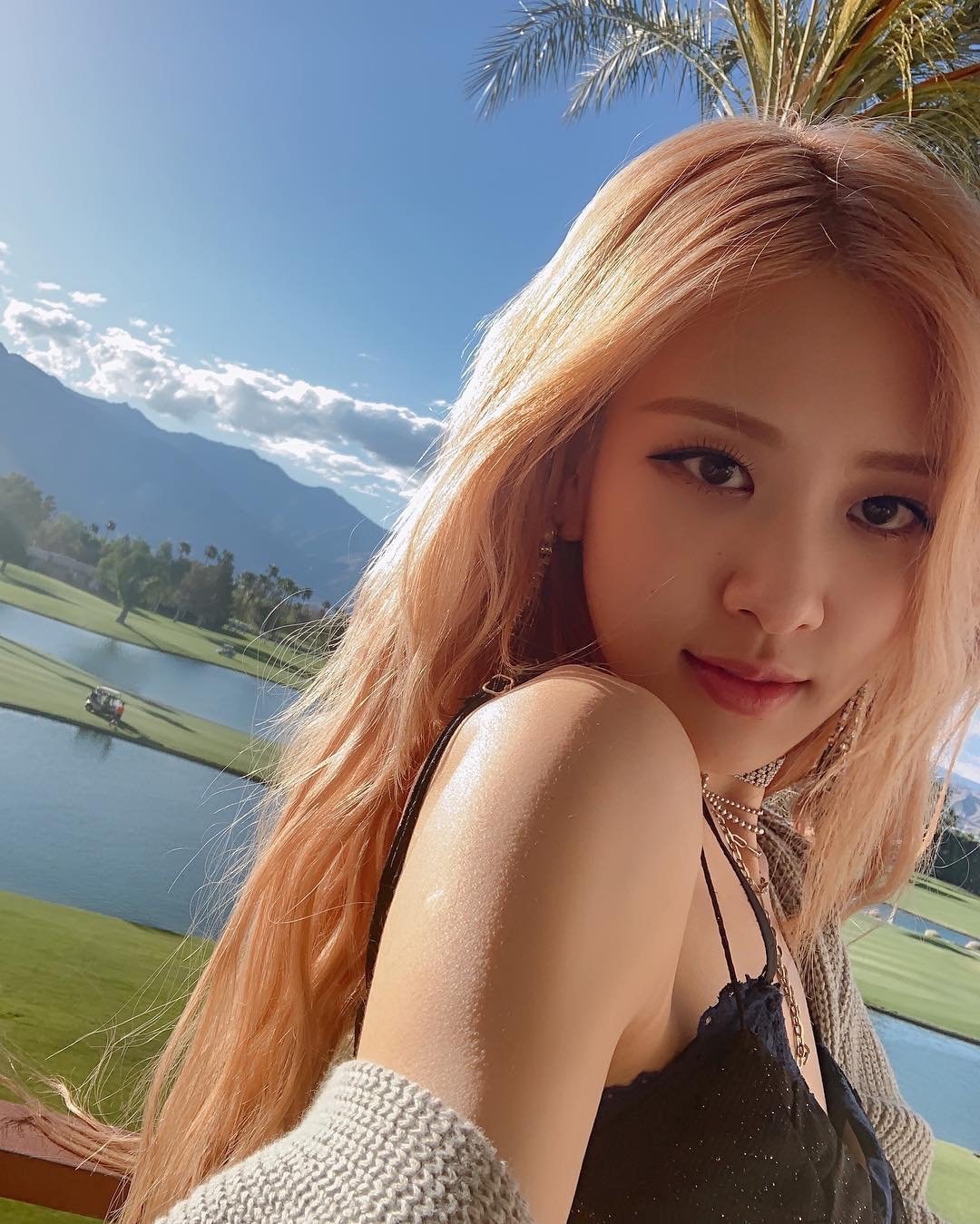 Behind-the-scenes cut of ROSÉ (BLACKPINK)