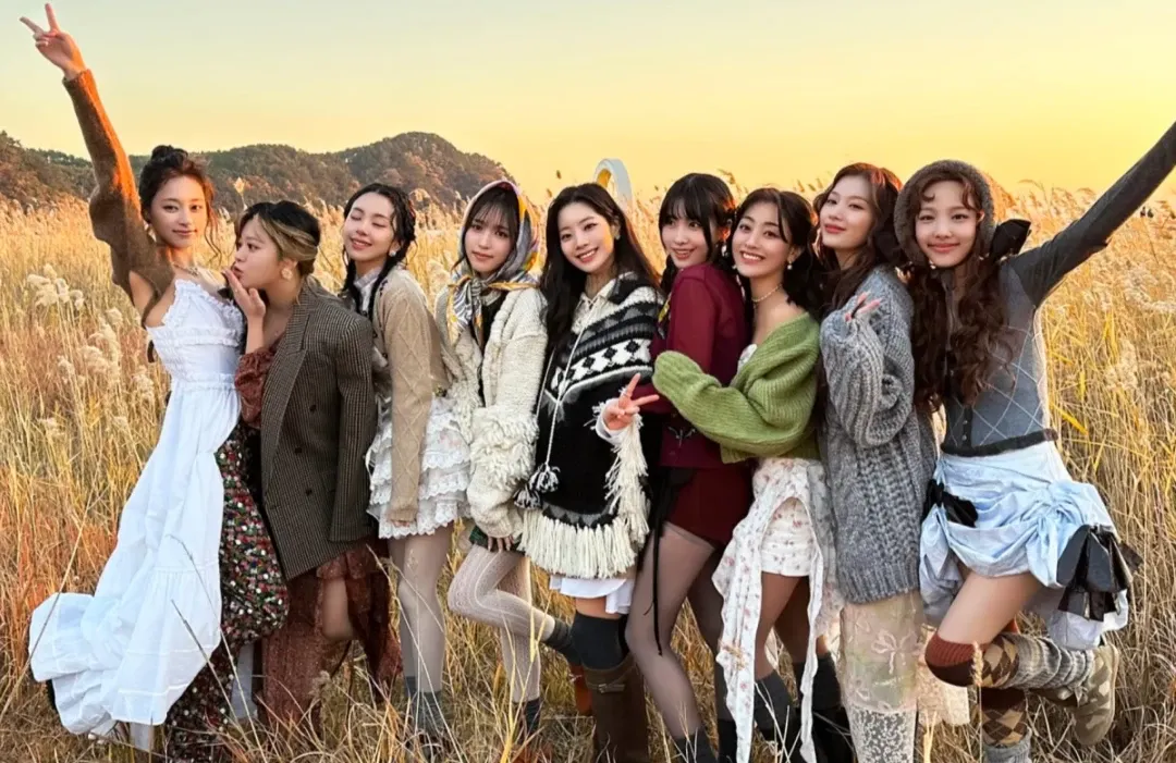 TWICE의 비하인드 컷