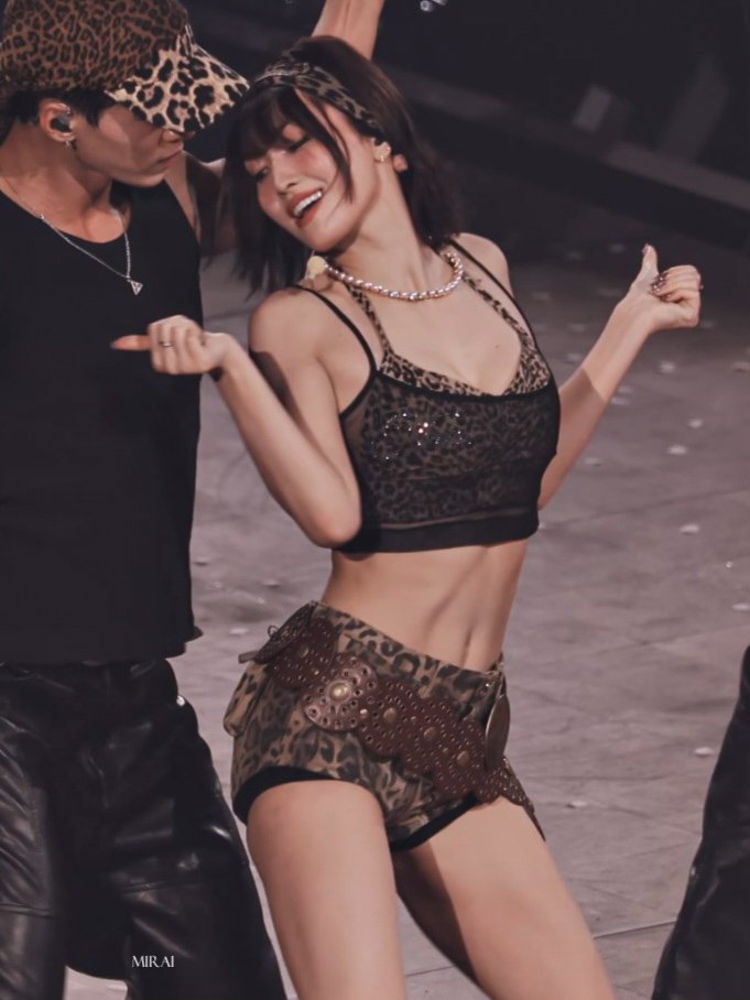 Foto aktivitas terbaru TWICE