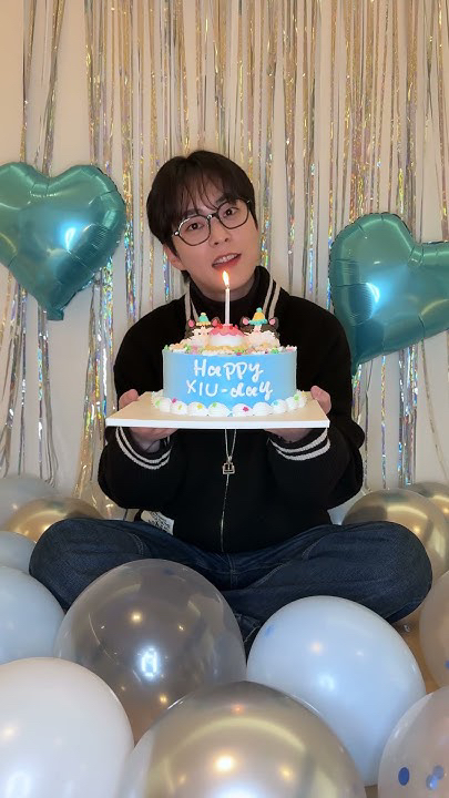 Fandom-recommended wallpaper image of Xiumin (EXO)