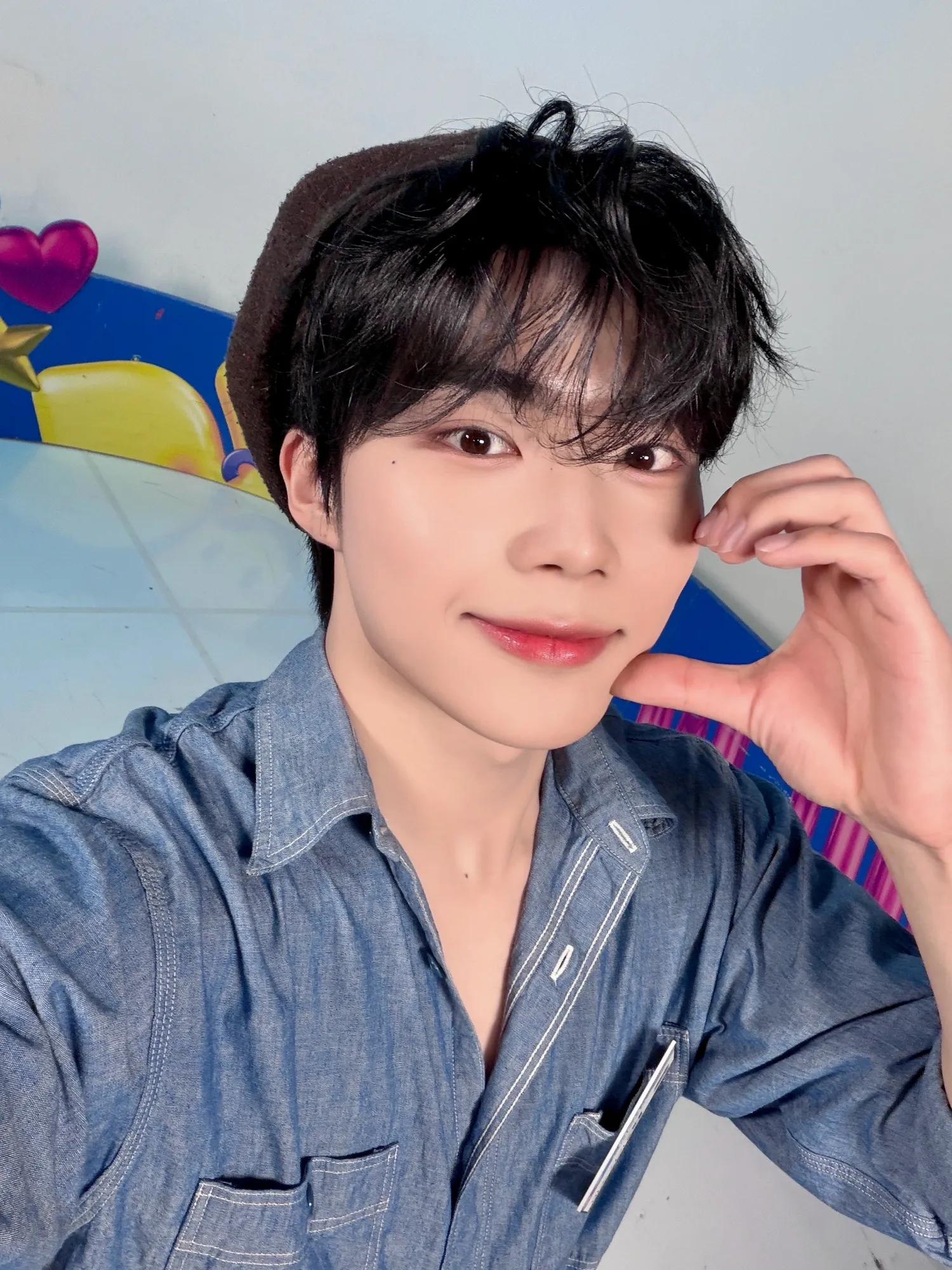 Recent activity shot of Park Gunwook (ZEROBASEONE)