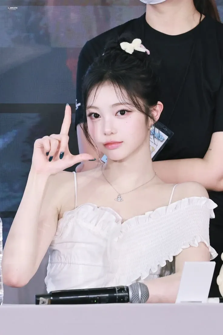 Behind-the-scenes cut of Ian (Hearts2Hearts)